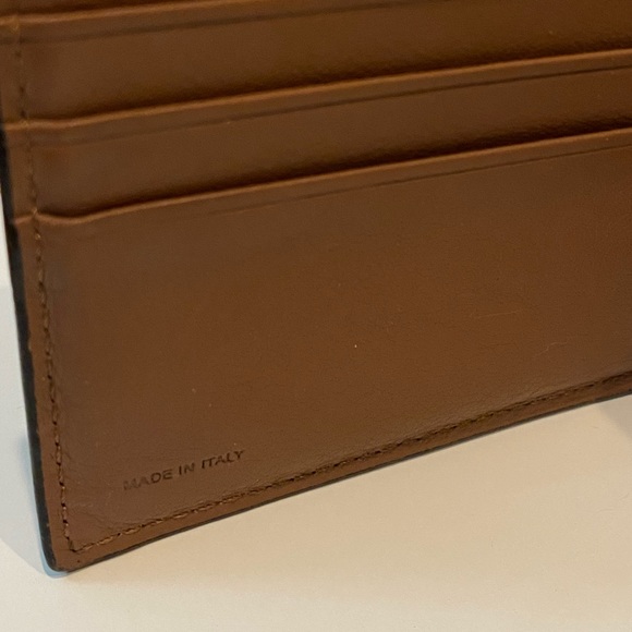 Burberry bi-fold wallet - Picture 5 of 9